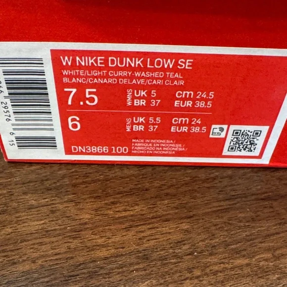 Nike Dunk Low SE in White and Light Curry - Picture 2 of 4